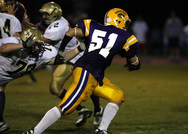 那不勒斯亏了！曼联想用齐尔克泽外加3000万欧元平换奥斯梅恩.